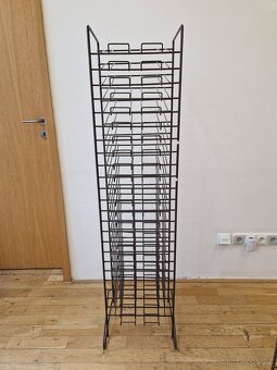 Výstavní stojany // Drátěný program - 2