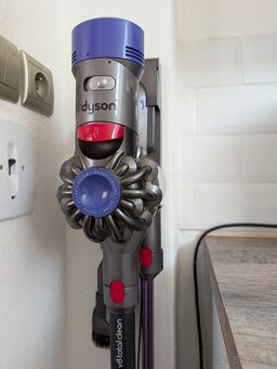 dyson v8 total clean - 2