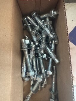 Hmoždinky KOVOVÉ - 2