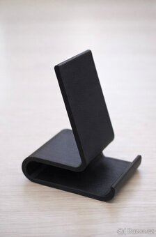 Minimalistický stojánek na telefon / tablet – černý - 2