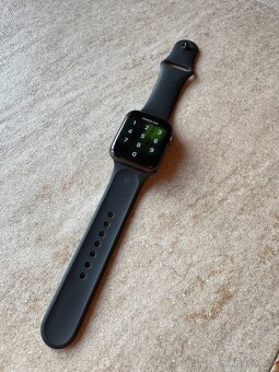 Apple Watch Series 5 GPS 44mm - 2