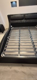 Kožená postel - 2