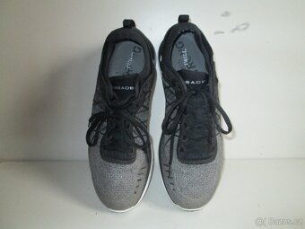 Under Armour....vel.42-3 - 2