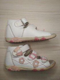 Dívčí kožené sandály - velikost 26 - 2