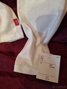 Triko Levis - 2