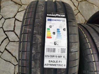 Nové letní pneu 225/35 r19 Goodyear Eagle F1 - 2
