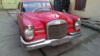 Predám Mercedes W111 220Sb heckflose,veľké kridlo - 2