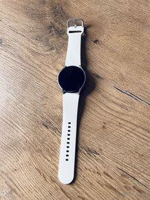 Prodám SAMSUNG Galaxy Watch 6, 40 mm, LTE, zlaté - 2
