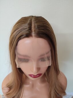 Nová zlatavá vlnitá Lacefront paruka s přirozeným odrostem - 2