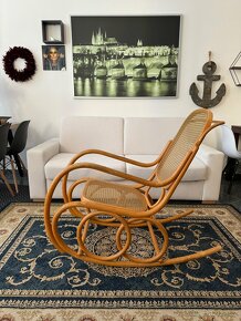 Houpací křeslo Ton Thonet masiv dřevo vypletený sedák a záda - 2