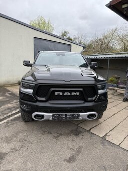 Dodge Ram 1500 - 2