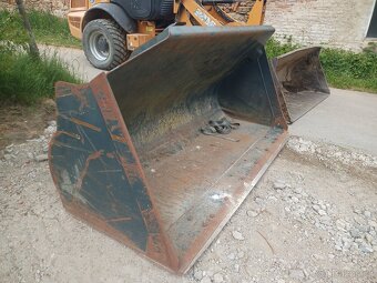 Lopata 2,8m3 pro nakladač - 2