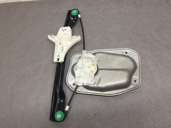 VW GOLF 5 - PRAVÁ ZADNÍ ELEKTRICKÁ STAHOVAČKA OKNA - 2