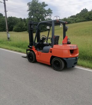 Prodám vzv TOYOTA 4 TUNY . - 2