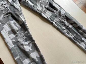 Army maskáče džíny s dírami, vel M možná S, měřte - 2