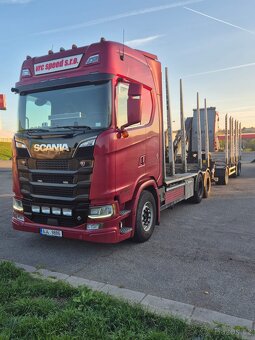 Scania S580 V8 6x4 s rukou (kabinka) na převoz dřeva - 2