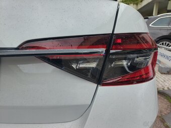 Škoda Superb 3, zadní světla, face lift - 2