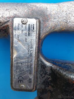Pneumatické sbíjecí kladivo Atlas Copco TEX-09 a PERMON - 2