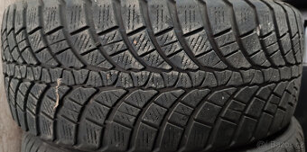 235/45R18 - 2