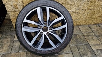 Prodám Alu kola VW 5x112 plus zimní pneu 205/50 r17. - 2