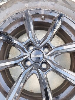 Zimní pneu 215/60/R17 na Peugeot 2008 - 2