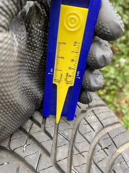 205/60 R16 96H Denica 2x6mm dot4523 zimní - 2