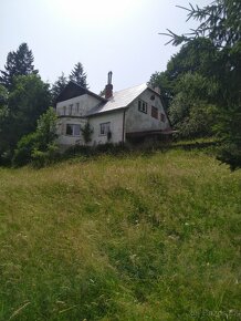 Chalúpka na samote u lesa úžasné okoli - 2