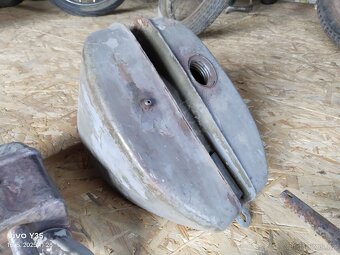 Jawa 50 pionýr 05, 20, 21, 23 Mustang a 23A Golden sport - 2