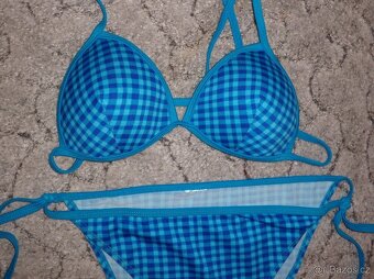 Tyrkysové plavky - 2