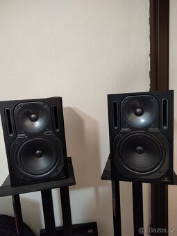 Behringer Truth B2030A - 2