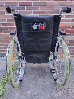 Invalidní vozík. - 2