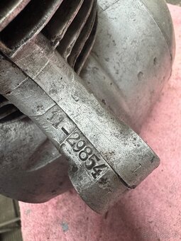 Motor 250 janeček - 2