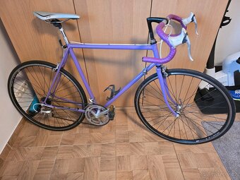 Silniční kolo Favorit - 2