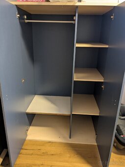 Šatní skříň - 2