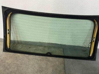 Škoda Octavia 2 combi fac. - zadní okno - 2