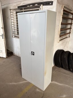 Plechová skříň - 2