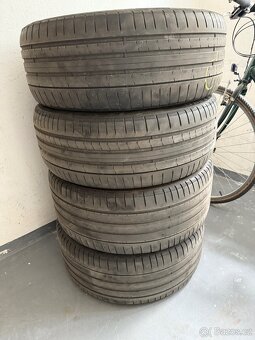 Pirelli Pzero 225/40 R 19 - 2