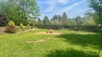 Pozemek v malebné obci 12 KM od ČL - 800 m2 - 2