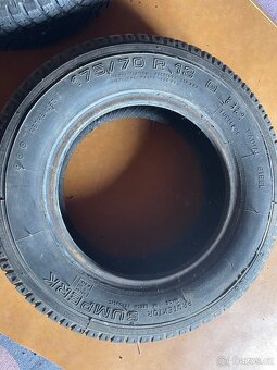 Pneu 175/70 R13 - 2