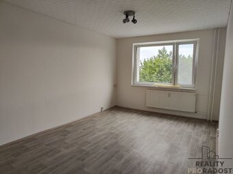 Pronájem družstevního bytu 2+1 v Chomutově na Kamenném vrchu - 2
