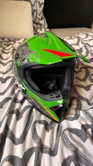 dětská helma na motorku - 2