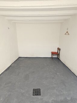 Pronájem skladu 17m2 600m od Zvonařky - 2