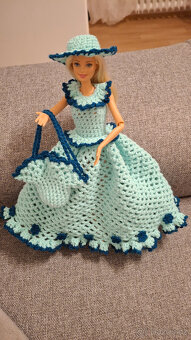 Háčkované šatičky na Barbie - 2