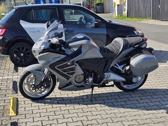 Honda 1200 VFR - 2