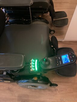Prodám zánovní el. invalidní vozík Permobil C500 - 2