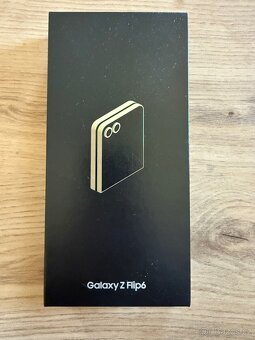 Samsung Galaxy Z Flipe6 - 2
