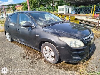 Hyundai i30 1.6crdi nepojízdné na ND jako celek - 2