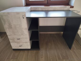 Postel + psací stůl - 2