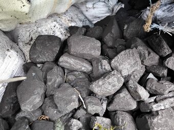 UHLÍ-ČERNÉ KUSOVÉ metrák za 650 Kč - 2