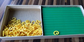 Retro hračka Skládací abeceda velká písmena - 2